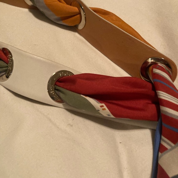 Tod’s beautiful leather belt with grommets . White rare and luxury - Picture 8 of 11